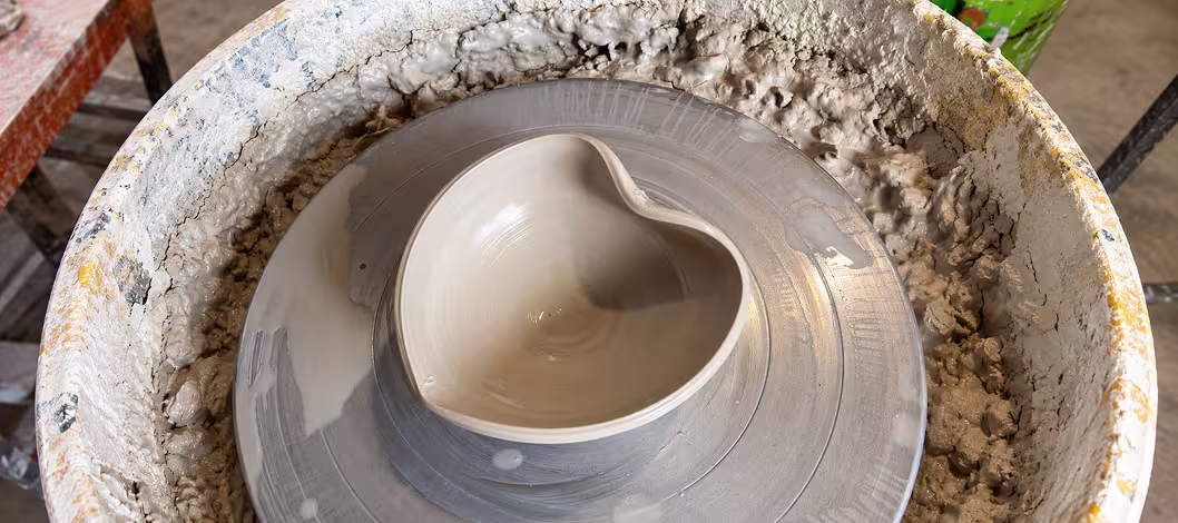 Pottery Wheel Throwing Class: Make a Ceramic Piece