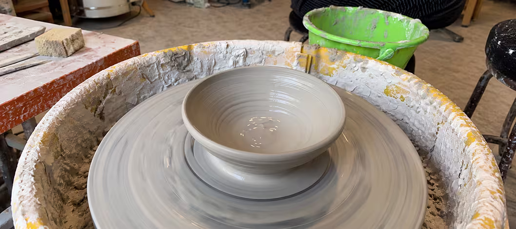 Pottery Wheel Throwing Class: Make a Ceramic Piece